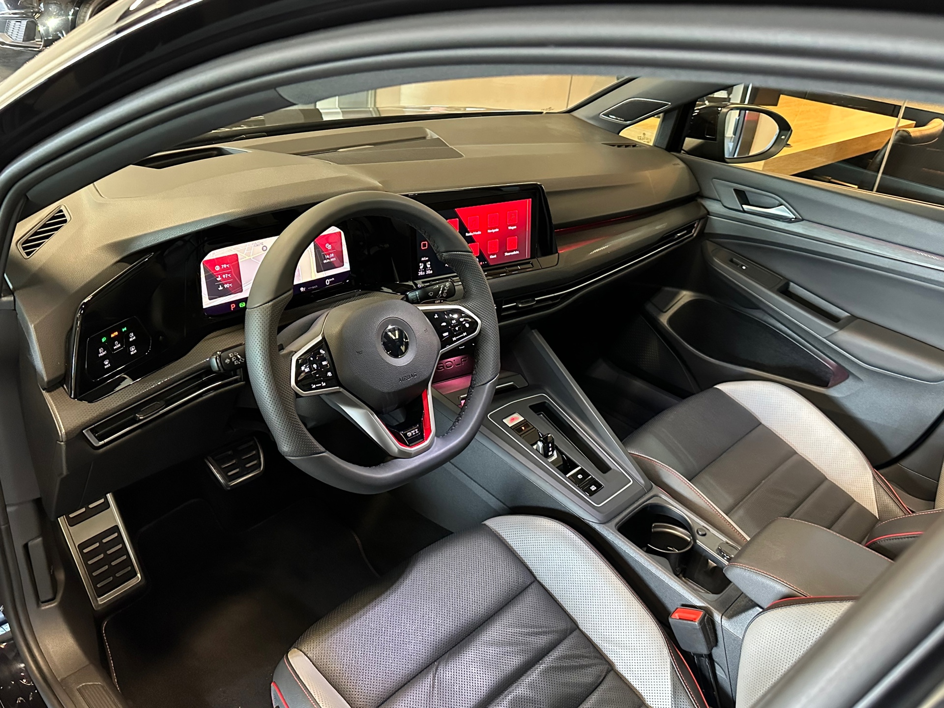44025649-34.jpg