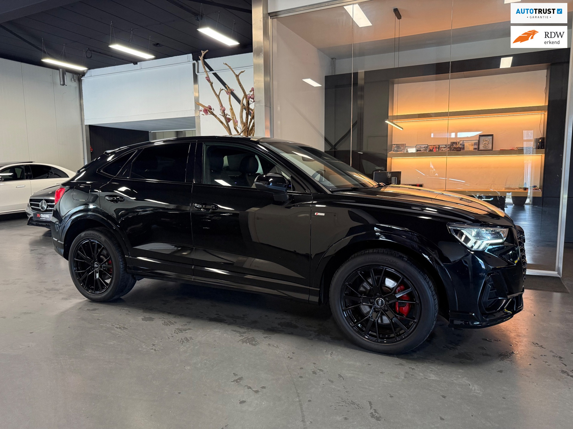 52005258